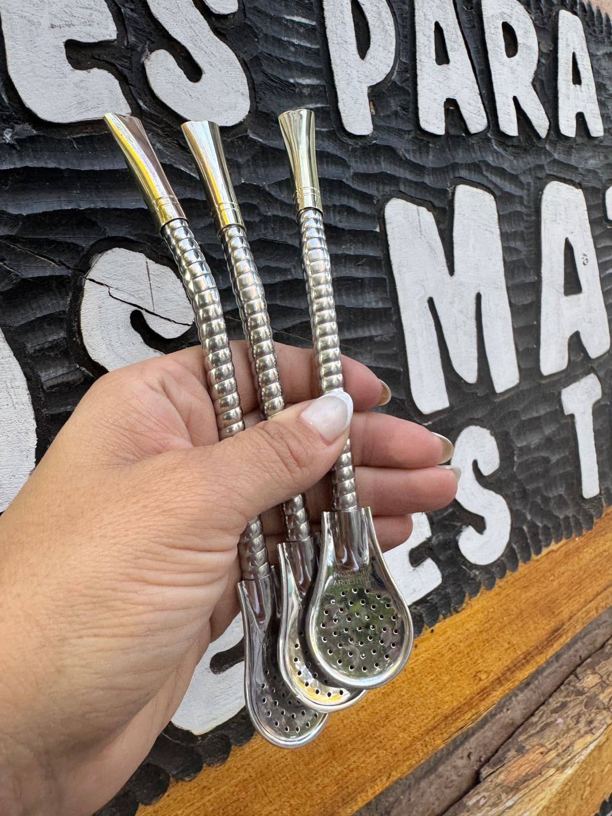 Bombilla pico de loro acero torneado con detalle dorado-2